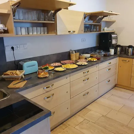 Inge هينترستودر