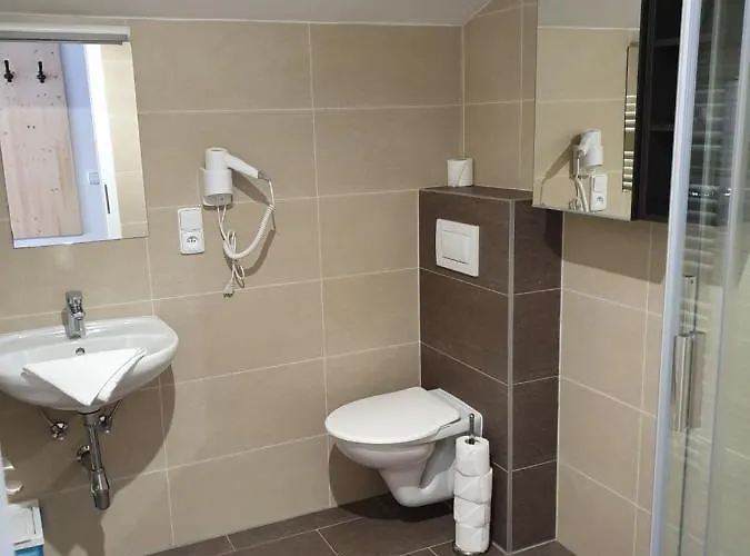 Inge Πανσιόν 3*